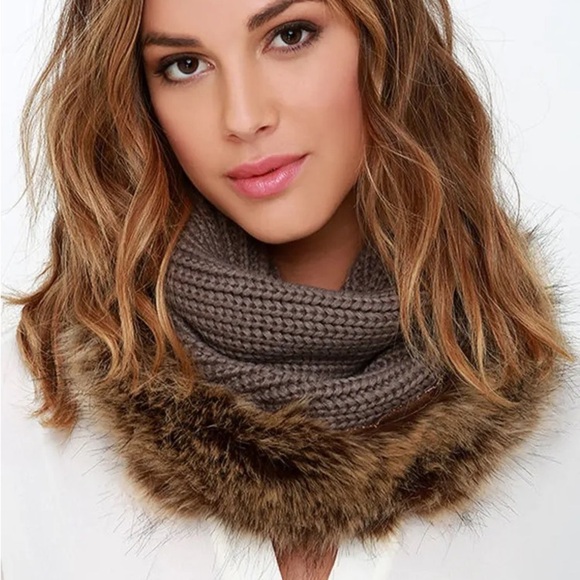 GRAY Faux Fur Infinity Scarf - Picture 7 of 7